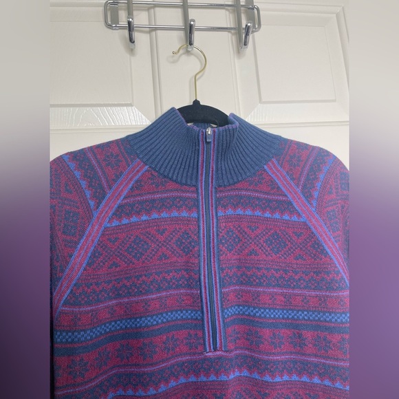 Eddie Bauer fair-isle inspired berry and navy blue quarter zip sweater | M - Picture 11 of 12